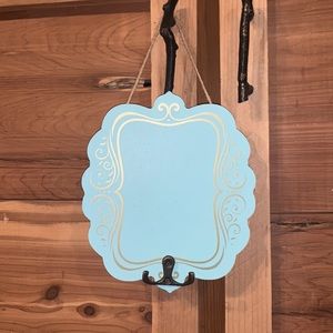 Wall hook🪝 could be used for keys